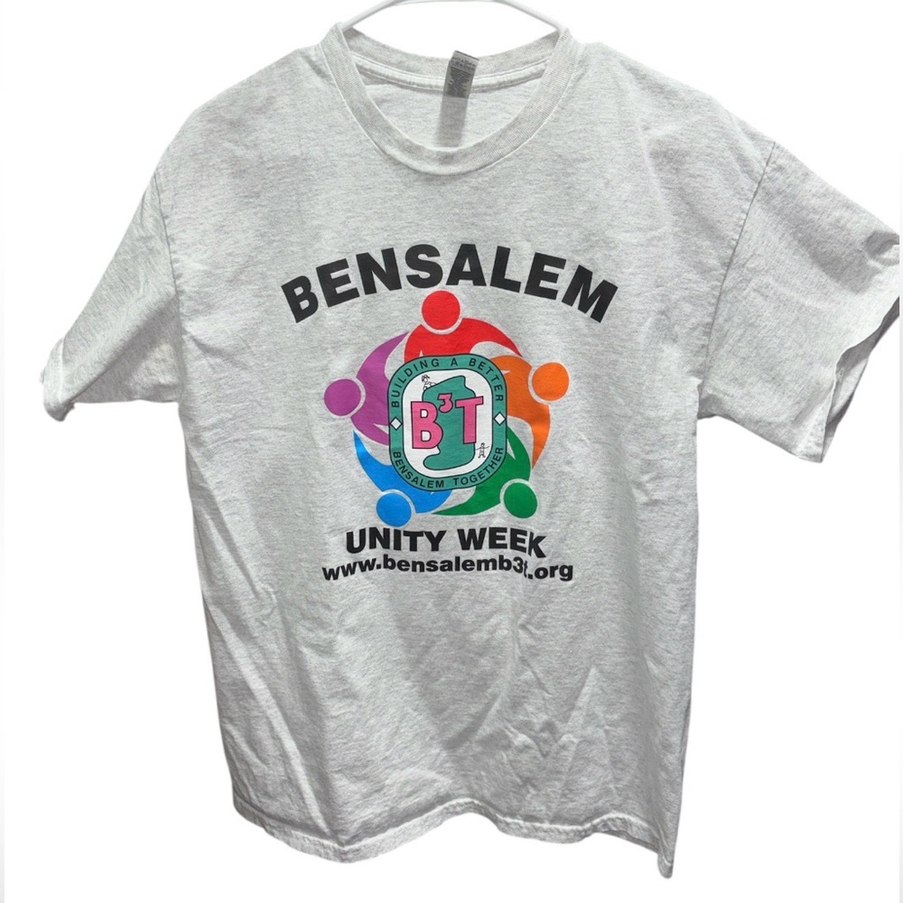 💜 GILDAN Handmade Heather Light Gray Graphic Tee for B3T Unity Week FINAL PRICE